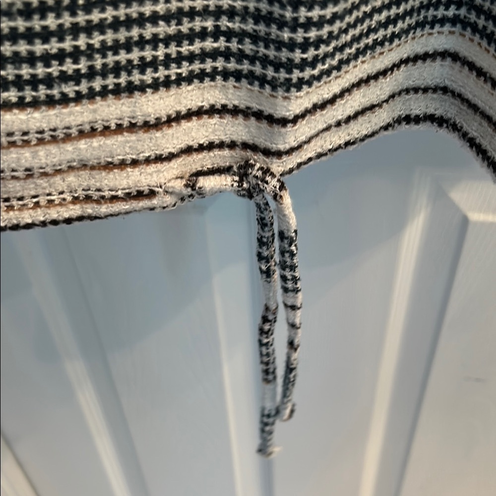 Lavish Black and White Dolman Sleeve Blouse - Picture 3 of 5